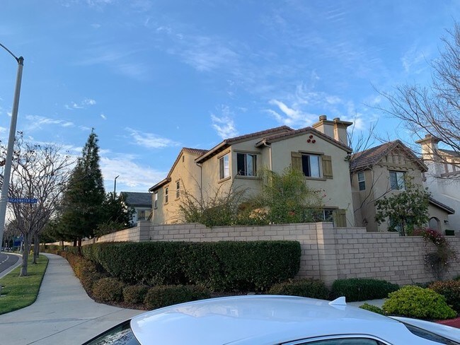 Building Photo - Gated Community Home
