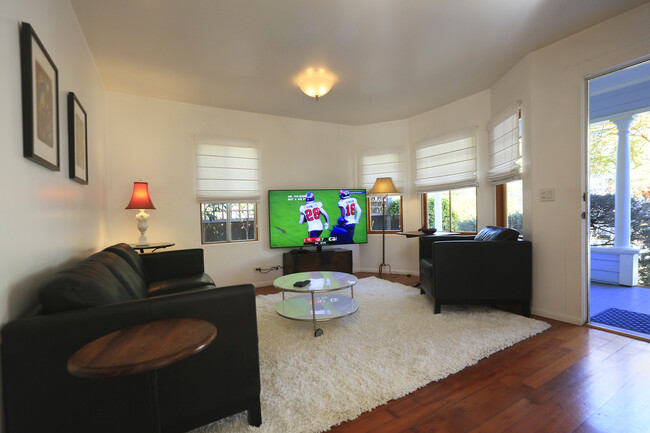 Living Room - 1333 6th Ave