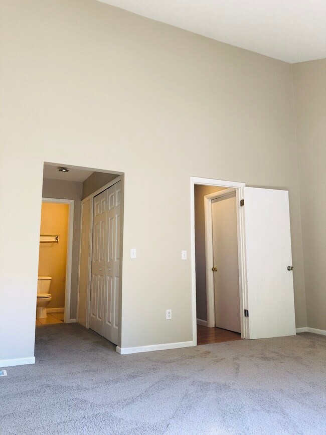 2550 W Village Dr Unit Building 3, Toledo, OH 43614 Condo for Rent in