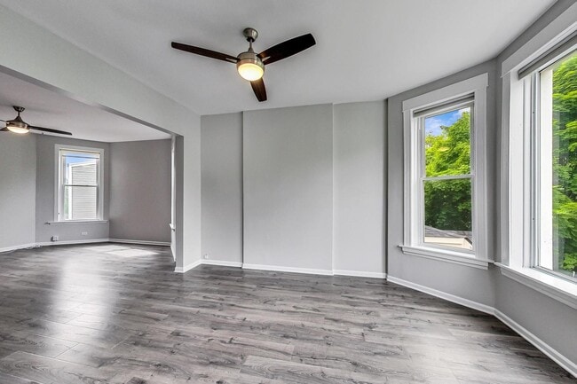 Building Photo - 2733 N Mozart St