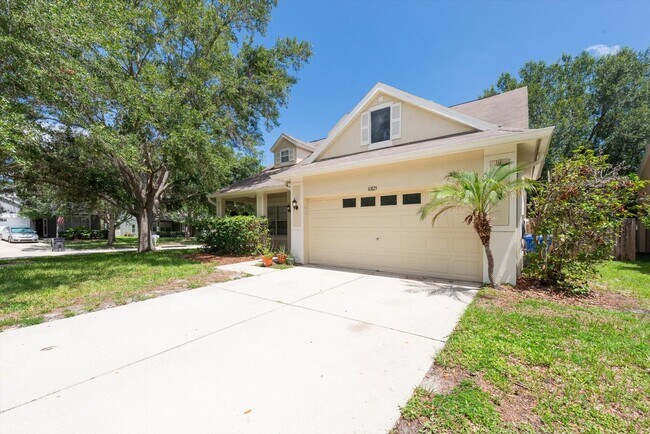 Foto del edificio - Updated 4BR with Bonus Room in Riverview!