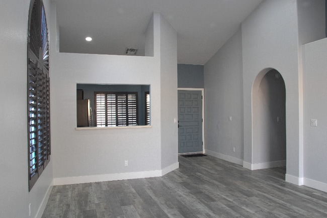 Building Photo - 3940 E Orchid Ln