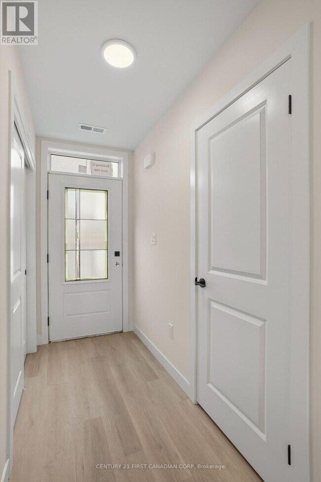 Photo du bâtiment - 310 Callaway Rd