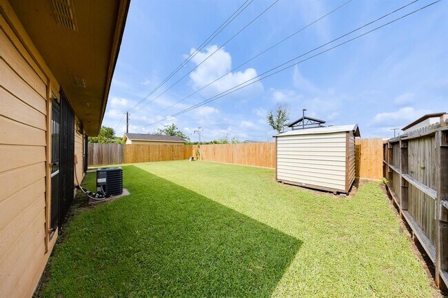 Foto del edificio - 12914 Townwood Dr