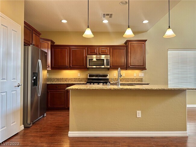 Building Photo - 10625 Acacia Park Pl
