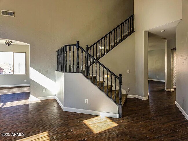 Building Photo - 4618 W Dunbar Dr