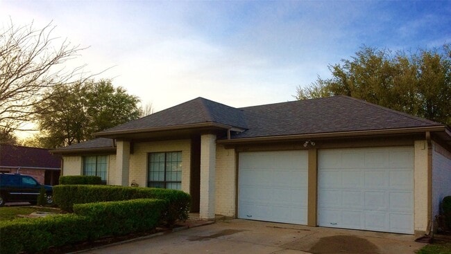 Photo - 2417 Springridge Dr House