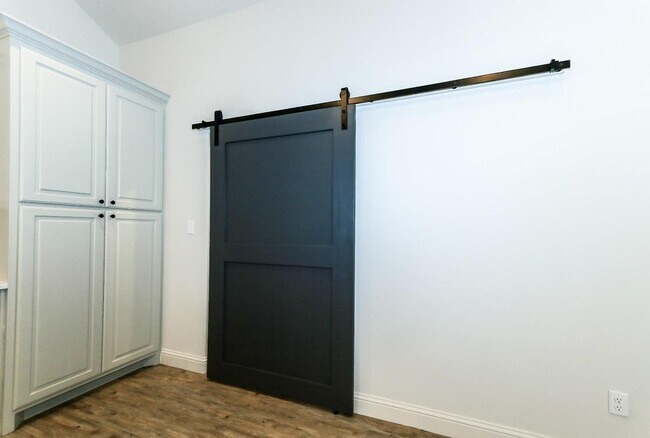 Building Photo - 2512 111th St