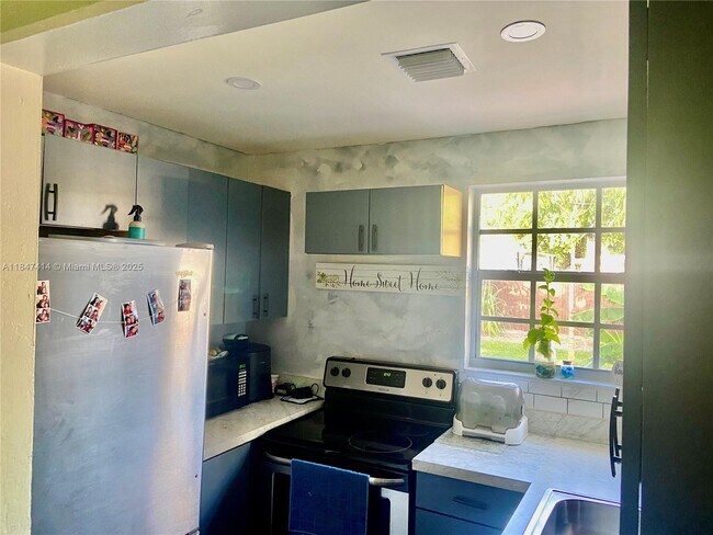 Foto del edificio - 3761 SW 45th Terrace