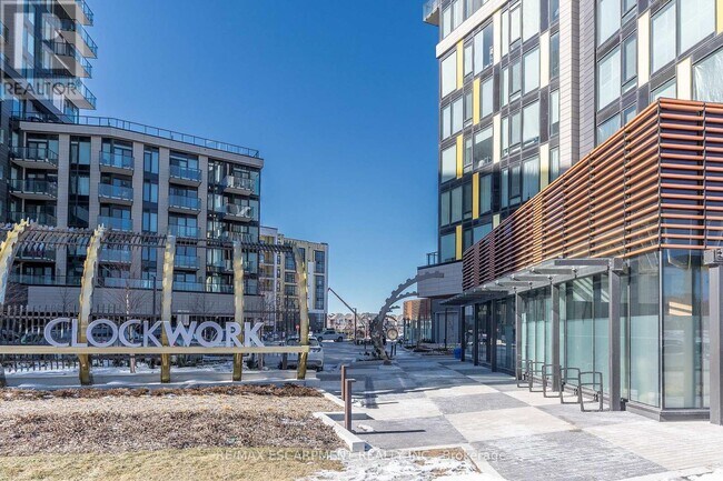 Photo du bâtiment - 1415 Dundas St E