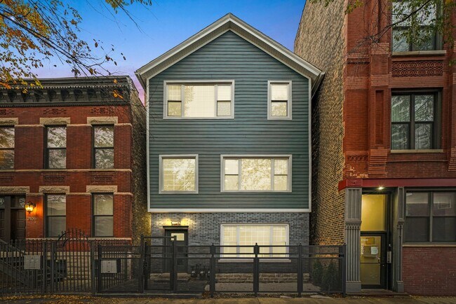 Building Photo - 2102 W Huron St