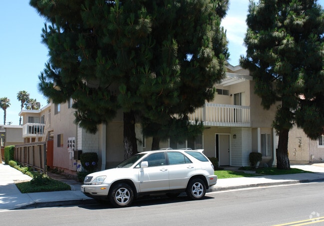 Building Photo - 16972 Lynn Lane