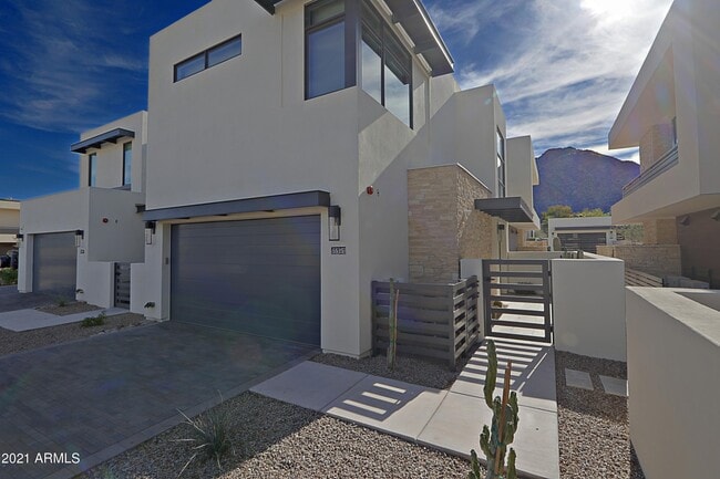 Building Photo - 5535 E Arroyo Verde Dr
