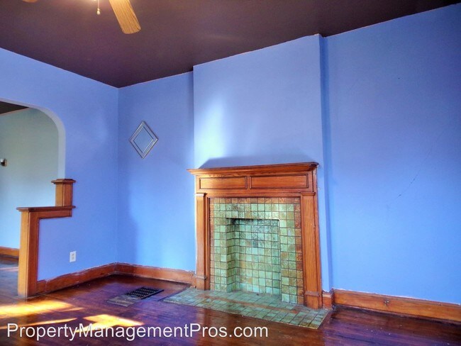 Building Photo - 3 br, 1 bath House - 835 Seibert St