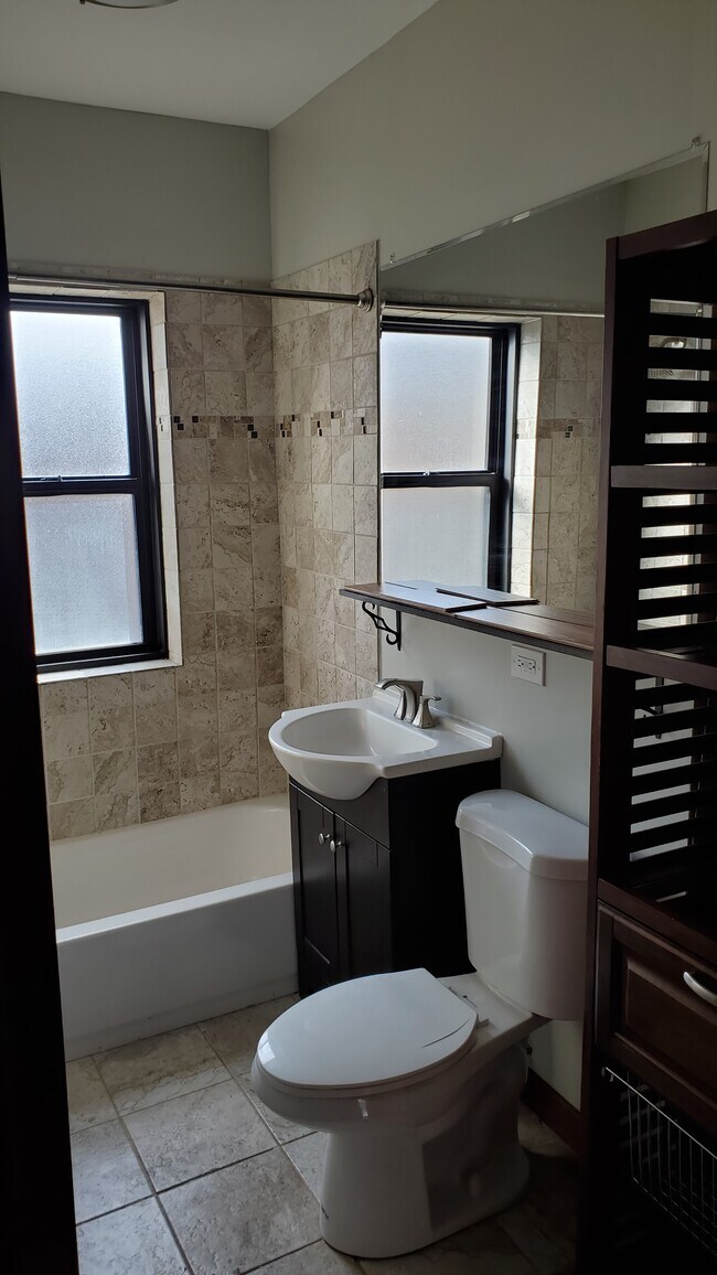 Bathroom - 7236 S Coles Ave