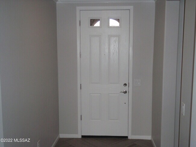 Foto del edificio - 61123 E Flint Dr