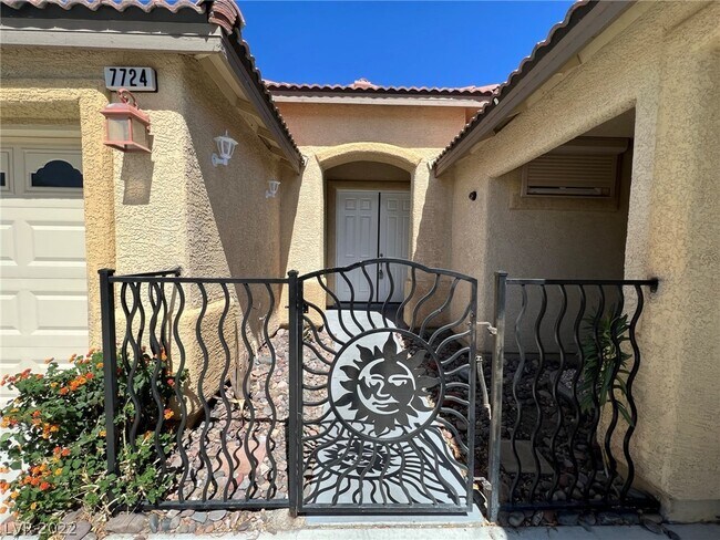 Building Photo - 7724 High Chaparral St