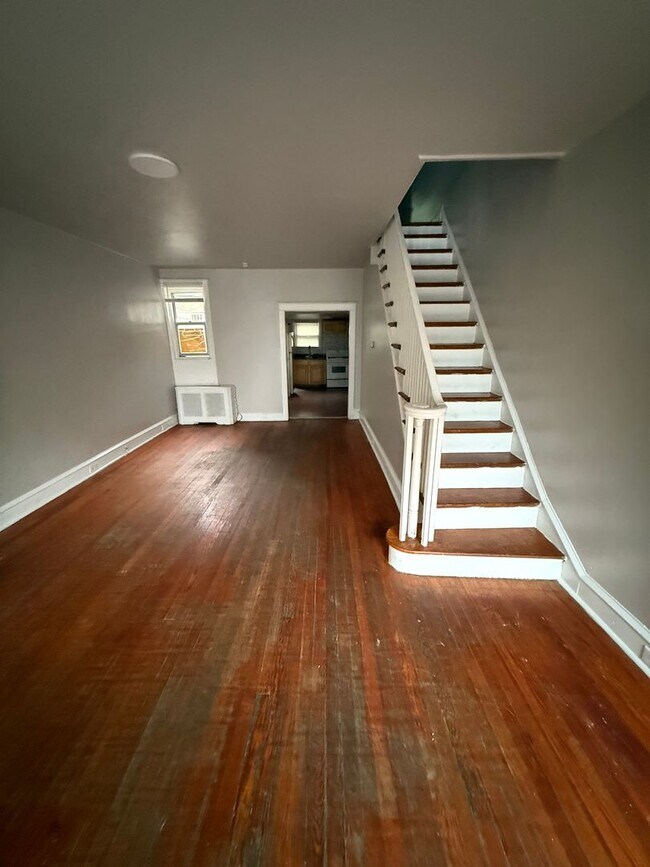 Foto del edificio - Port Richmond-traditional 3 bedroom home f...