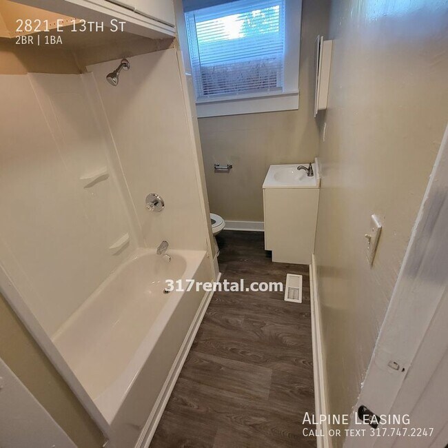 Building Photo - 2821 E 13th St