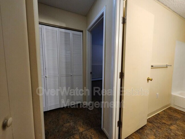 Foto del edificio - 815 N Park St