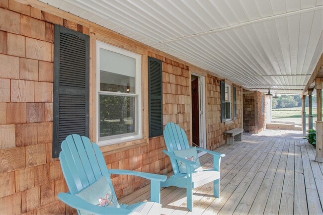 Building Photo - 2877 Old Clarksville