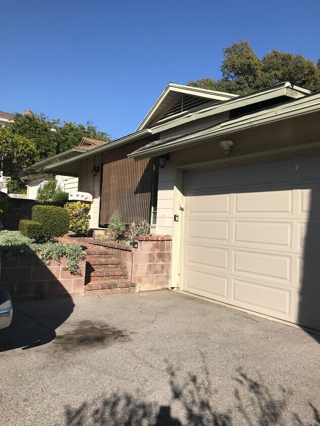 2590 Madison Ave, Altadena, CA 91001 Townhouse for Rent in Altadena