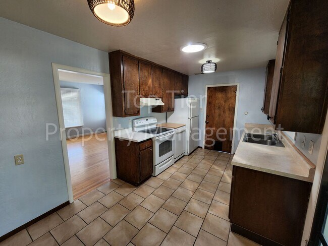 Foto del edificio - Cozy 2 Bed/1 Bath/ 816 Sqft House in Pleasant Hill available May 15th for lease!