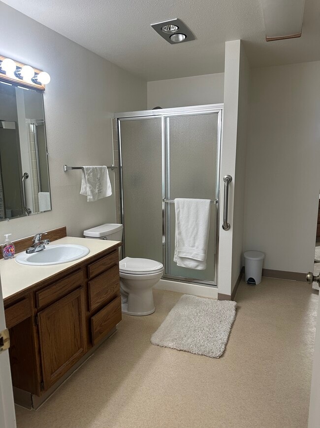 Building Photo - 15 Farewell Ave