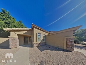 Building Photo - 8956 E Hillview St