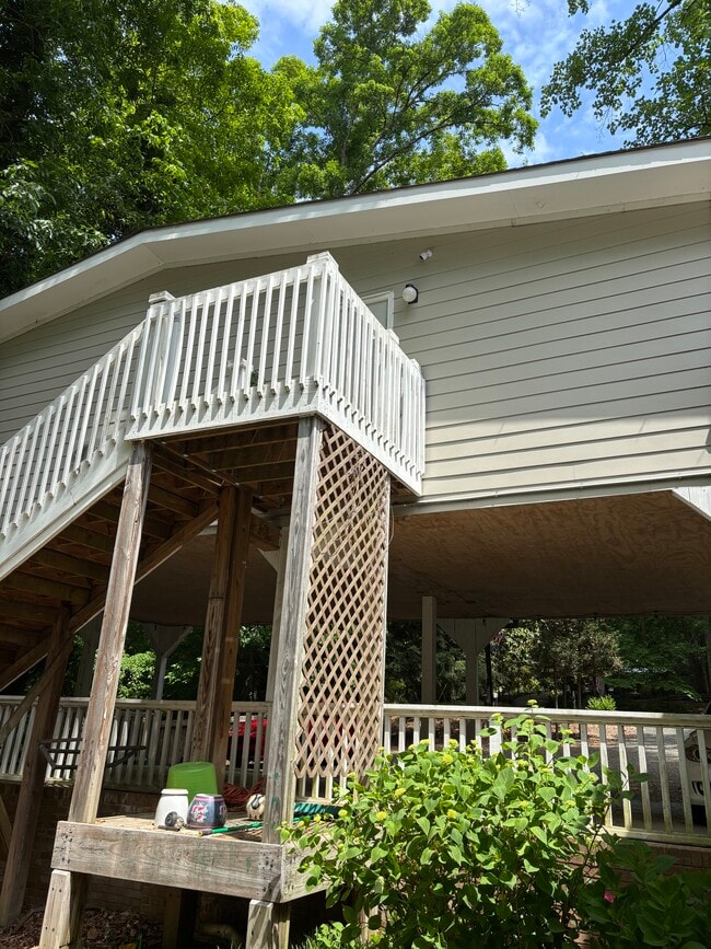Building Photo - 321 Burlage Cir