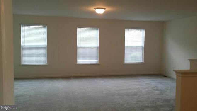 Building Photo - 5165 Winthrop Ave