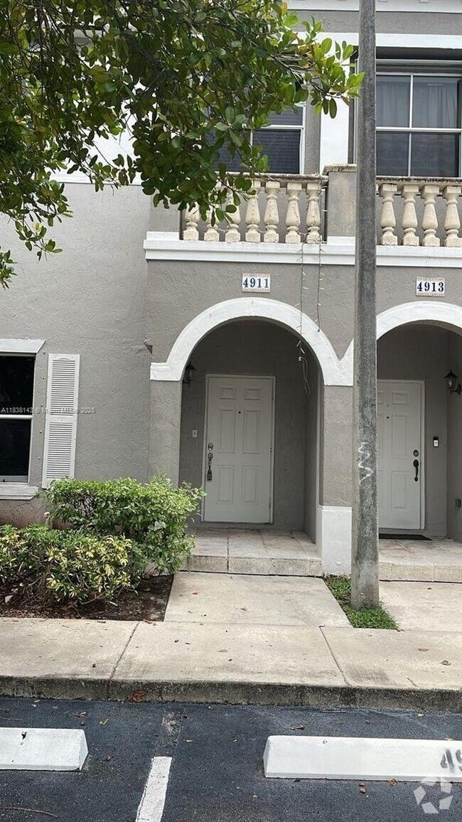Building Photo - 4911 SW 140th Terrace