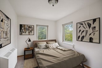 Building Photo - 483 W Lynnhurst Ave