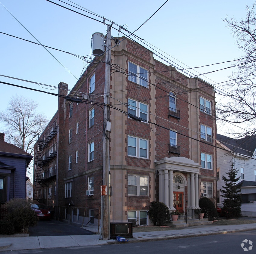 33 Park St, Malden, MA 02148 Apartments in Malden, MA