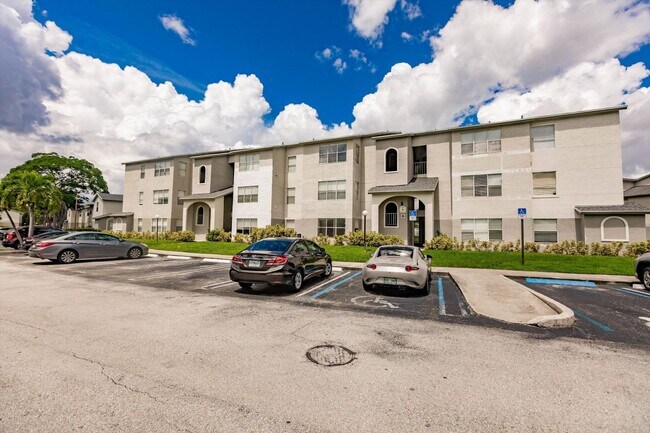 Foto del edificio - 1401 Village Blvd