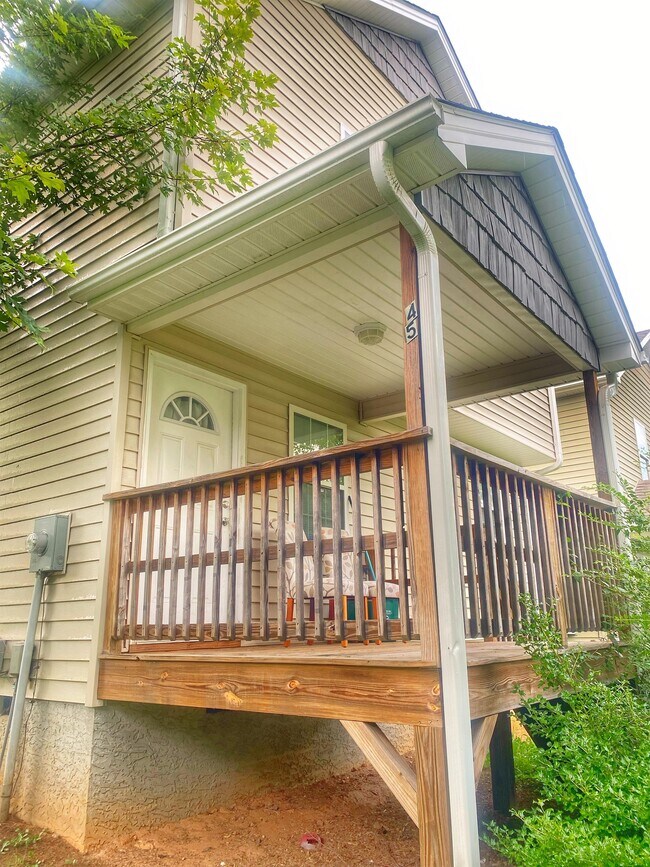 Building Photo - 12 Townview Dr