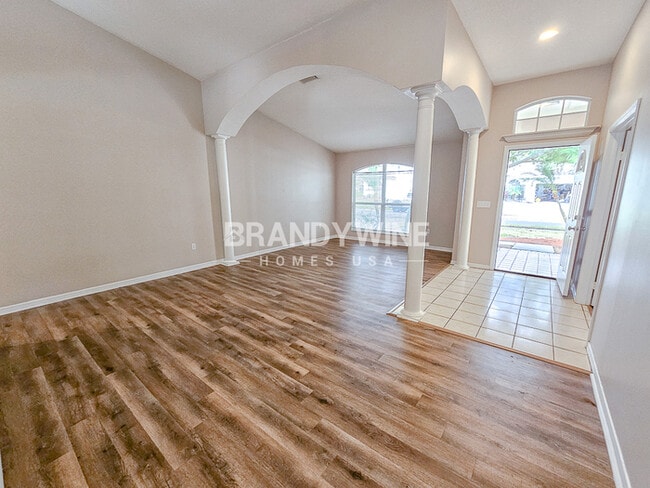 Building Photo - NEW LOWER RENTAL RATE LEASING SPECIAL: Rec...