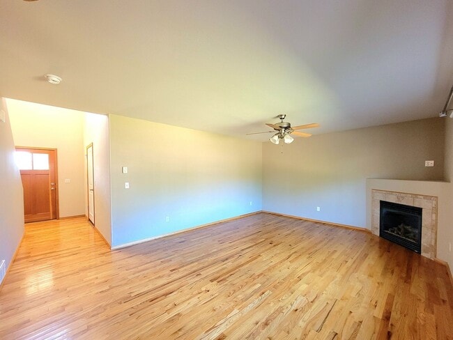 Building Photo - Beautiful 3 bed in convenient Silverdale l...