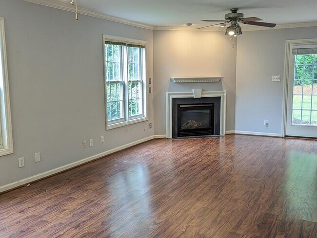 Foto del edificio - 411 Intern Way