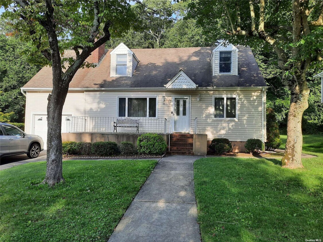 10 Irving Dr, Woodbury, NY 11797 House Rental in Woodbury, NY