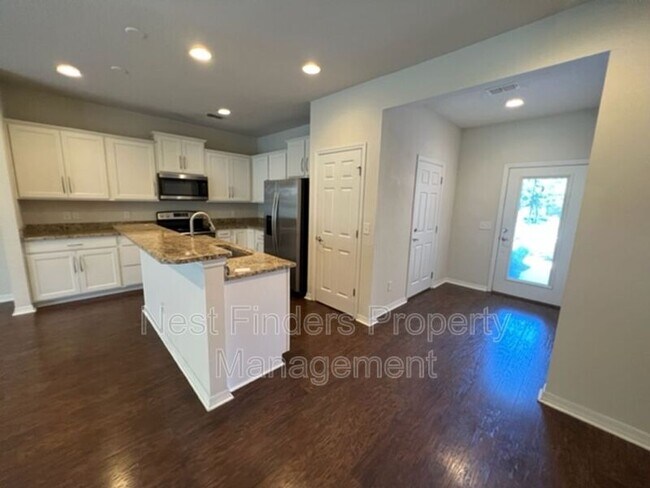 Building Photo - 7003 Butterfly Ct