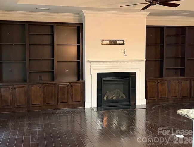 Foto del edificio - 13106 Hazelbrook Ln