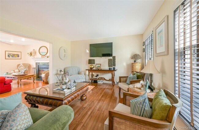 Foto del edificio - 215 Kouros Rd