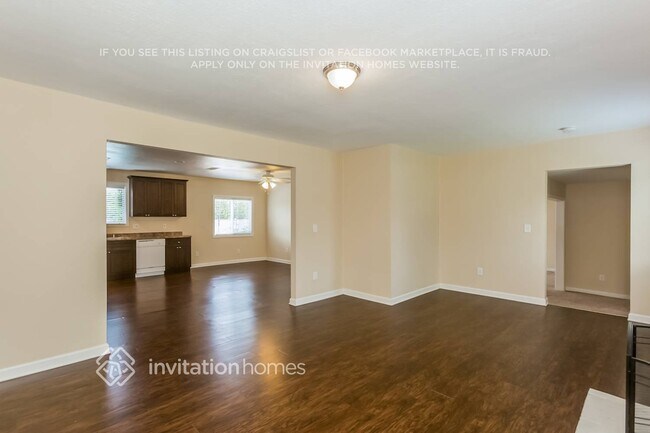 Building Photo - 15145 Haynes St
