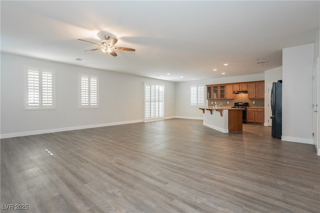 Primary Photo - 971 Huntington Cove Pkwy