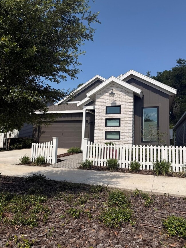 Building Photo - 1186 NW 132nd Blvd