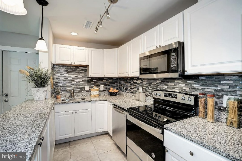 Photo - 319 Burns St SE (Washington, DC)