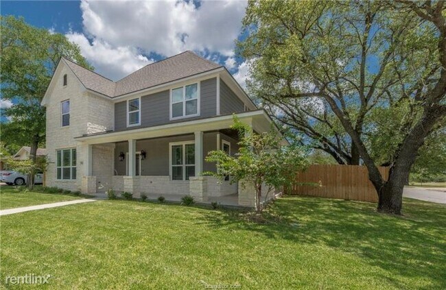 Building Photo - 5 br, 5.5 bath House - 500 Thompson St