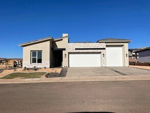 Building Photo - 6011 Bunda Wy