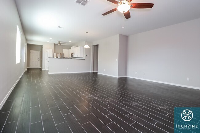 Foto del edificio - 22560 W Gardenia Dr